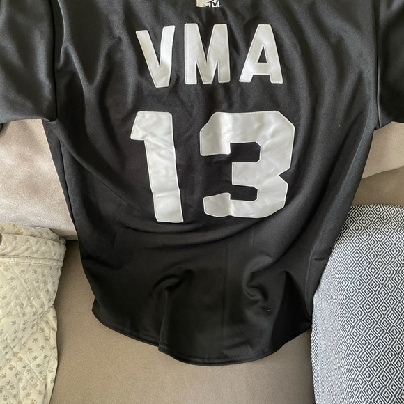 MTV VMA Jersey by Kaws (EXTREMELY RARE) - Picture 8 of 8
